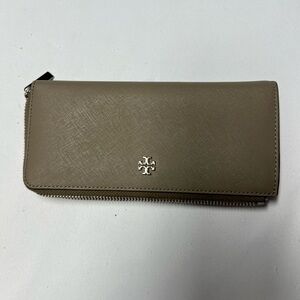 Tory Burch wallet taupe color